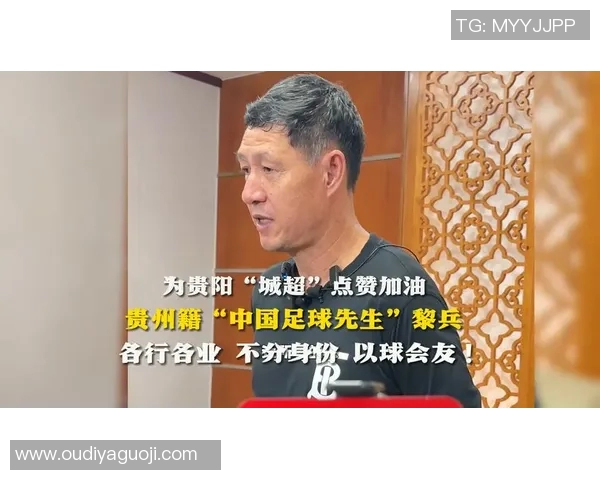 足球明星在训练中意外晃倒儿子引发热议网友纷纷点赞父子情深的瞬间 足球明星在训练中意外晃倒儿子引发热议网友纷纷点赞父子情深的瞬间