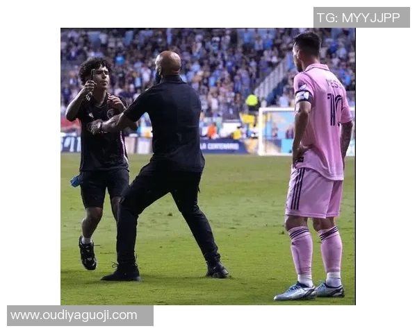 探秘足球明星生活揭秘谁在球场外没有保镖的真实故事